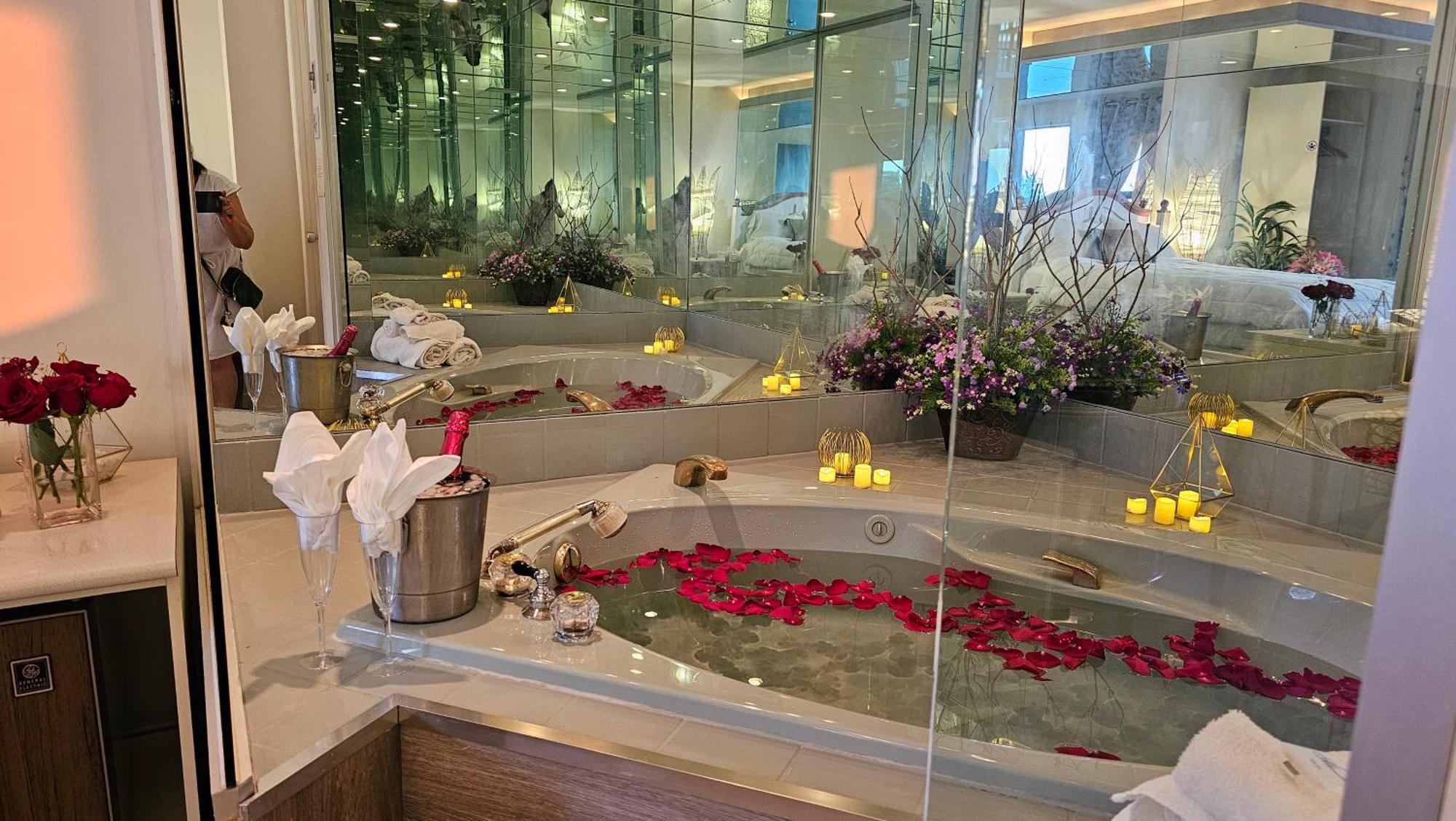 Hotel Oasis Lac St-Louis サラベリ・ド・ヴァレフィルド エクステリア 写真