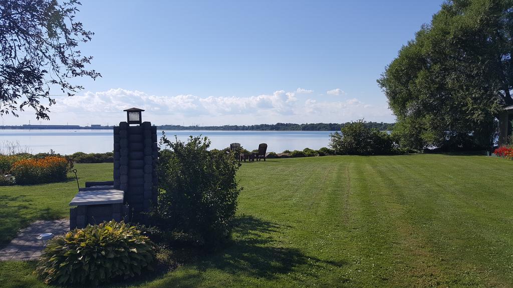 Hotel Oasis Lac St-Louis サラベリ・ド・ヴァレフィルド エクステリア 写真